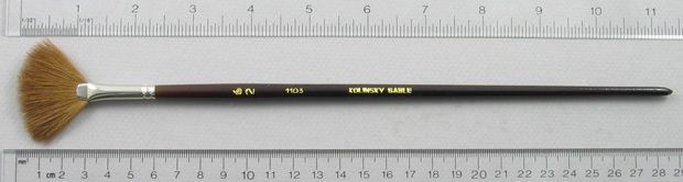 Trinity Brush Kolinsky Sable Long Handle Fan Brush # 2 (Made in Russia)