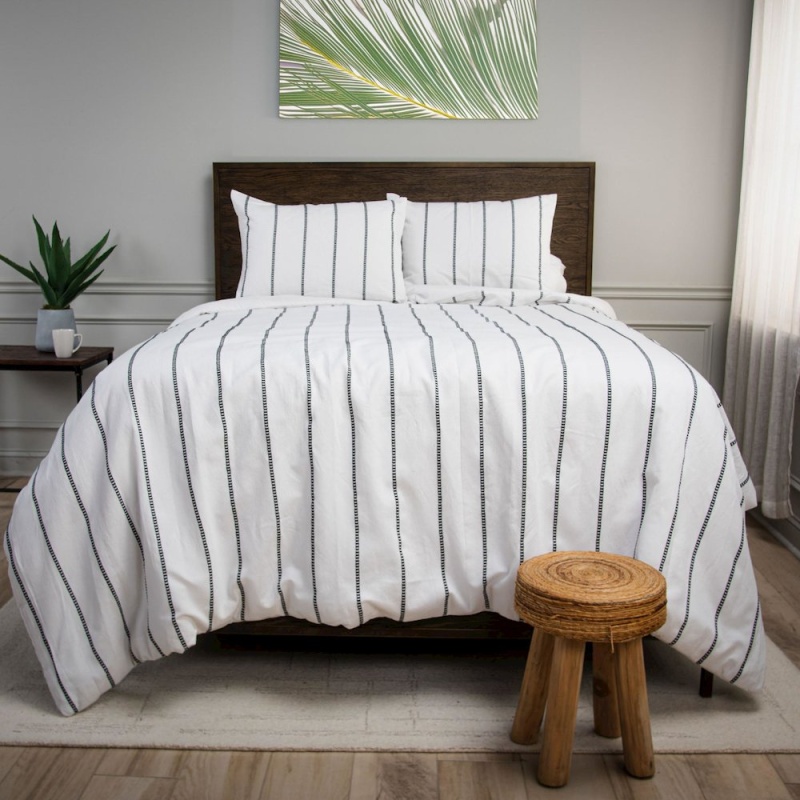 Transitional 92" x 96" Comforter/Duvet