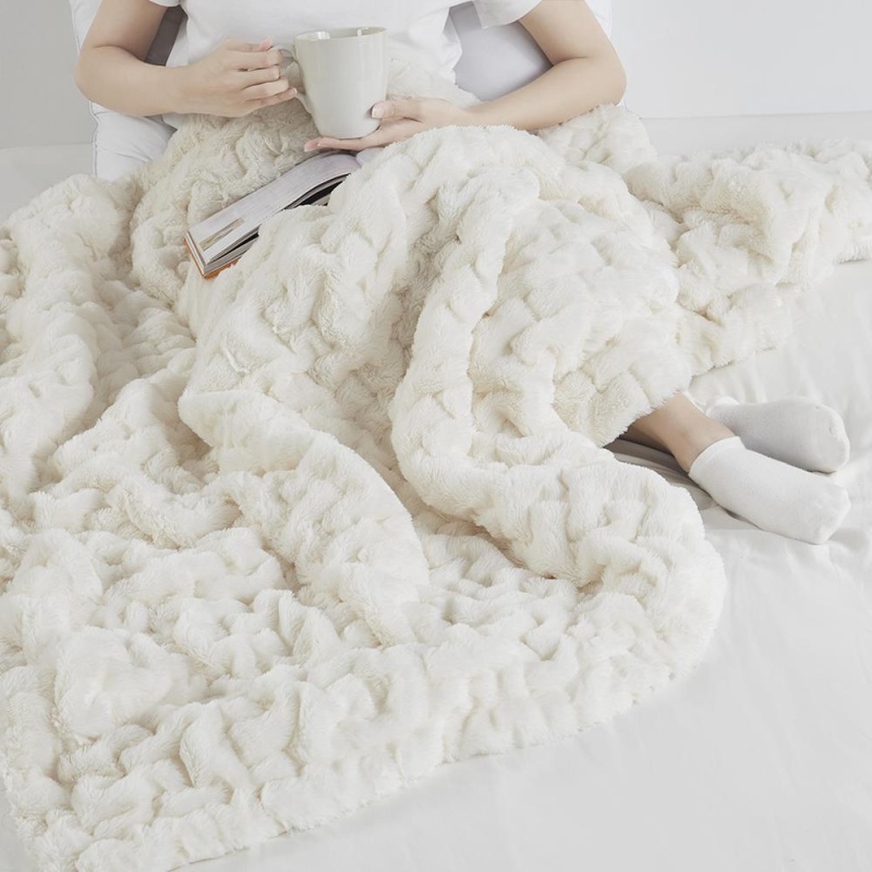 Madison Park Throw