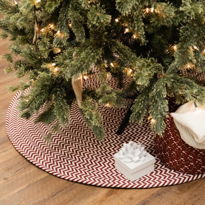 Chevron Christmas Under-Tree Reversible Round Rug - Red/White 35” X 35”