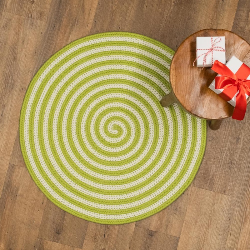 Candy Cane Rugs - Green 55” X 55”