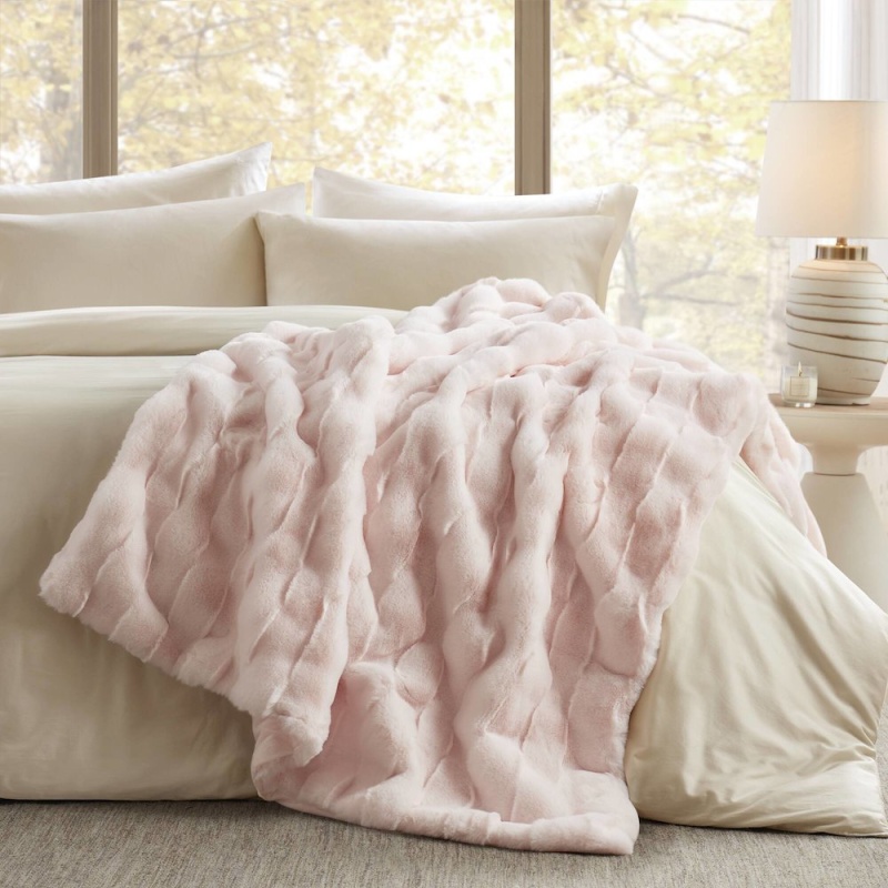 Vivienne Faux Fur Throw, Pink Color