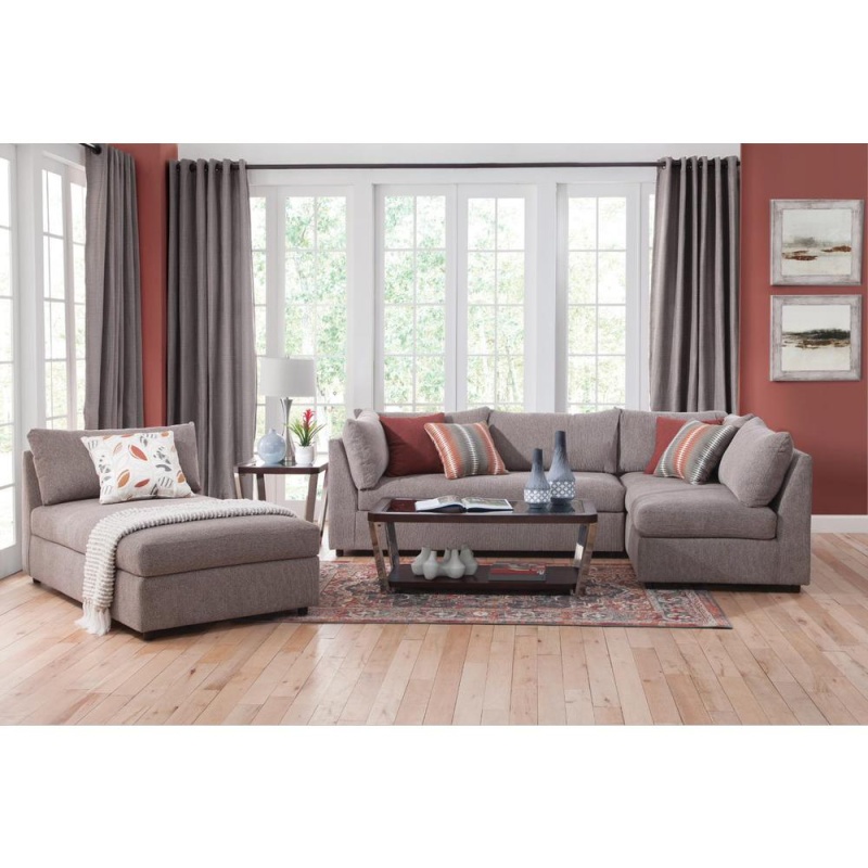 American Furniture L Shaped Sectional Sofa With Chaise