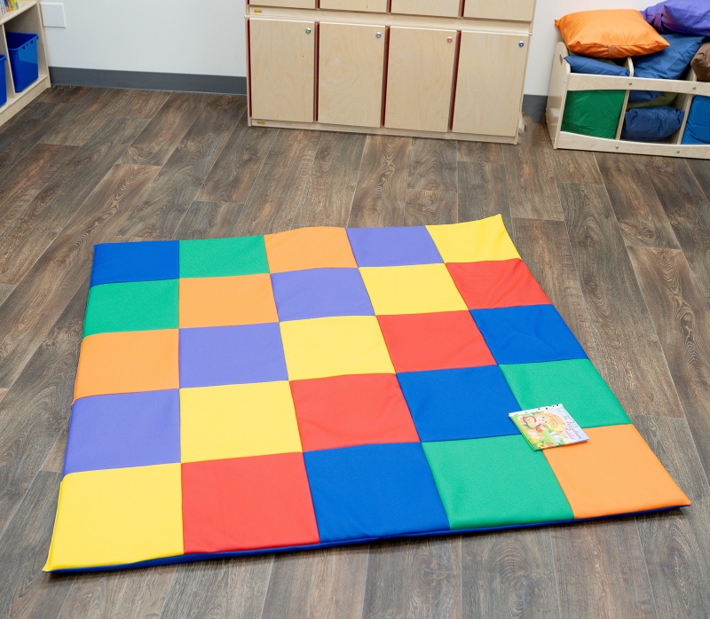 Patchwork Crawly Mat – Primary