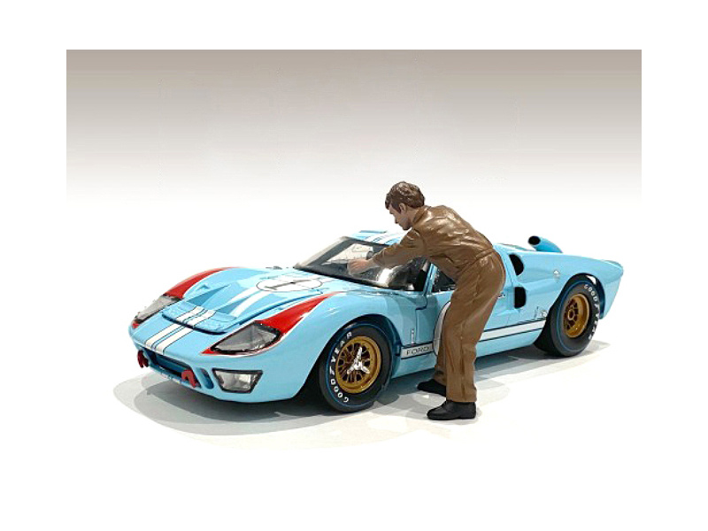 “Race Day 1” Figurine V for 1/18 Scale Models