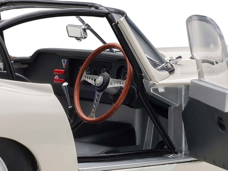 Jaguar Lightweight E Type Roadster Rhd (Right Hand Drive) White 1/18 Model Car By Autoart