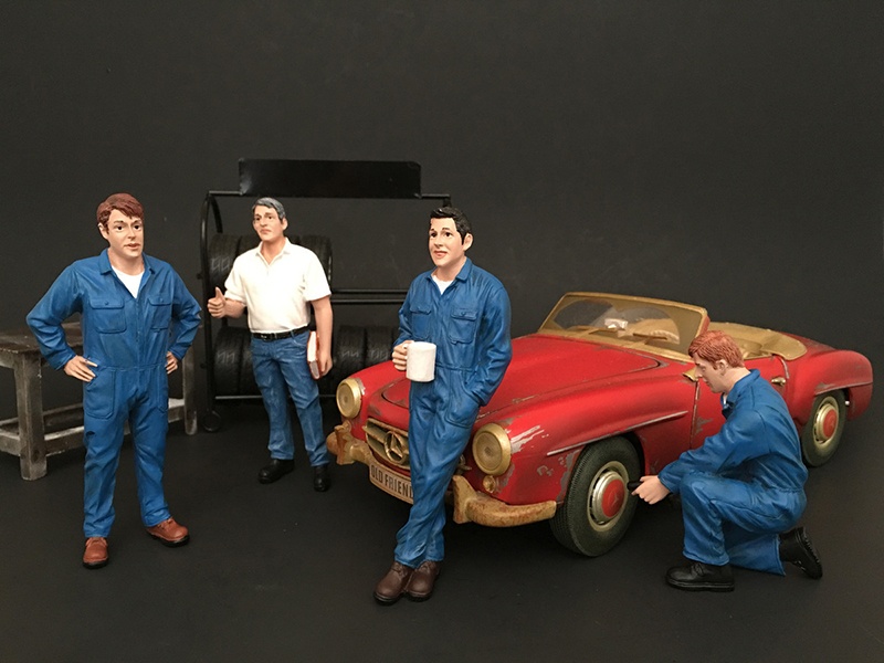 "Mechanics" 4 Piece Figurine Set For 1/24 Scale Models By American Diorama