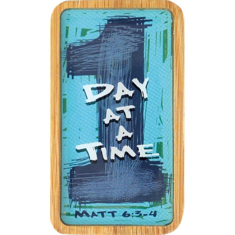 Magnet 1 Day At A Time Matt.6:3-4 Bamboo