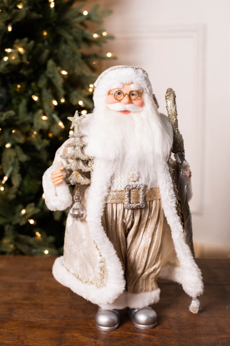 18” Standing Santa Platinum W/ Staff/Tree