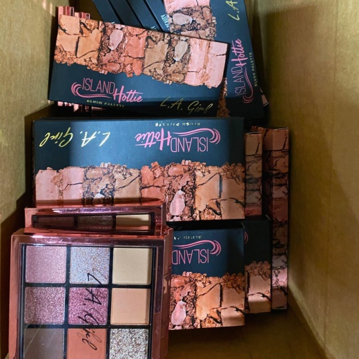 La Girl Eyeshadow Mix (46 Pcs Lot)