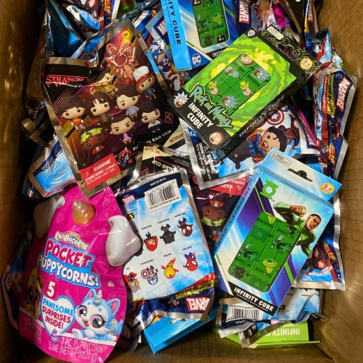 Toys Assorted Pocket Puppycorns, Marvell Collectors, Looney Tunes, Stranger Things And More (85 Pcs Lot)