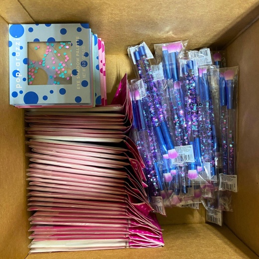 Poparazzi Mix Includes Eye Shadow Palettes , Mini Nail Files 3 Pack & Glitter Eye Brushes (75 Pcs Lot)