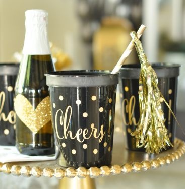 Gold Cheers Party Cups (Set Of 25)