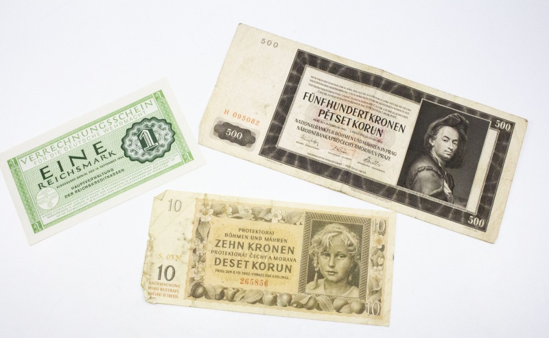 Wwii: Invasion Of Czechoslovakia (Three Banknotes) (Billfold)