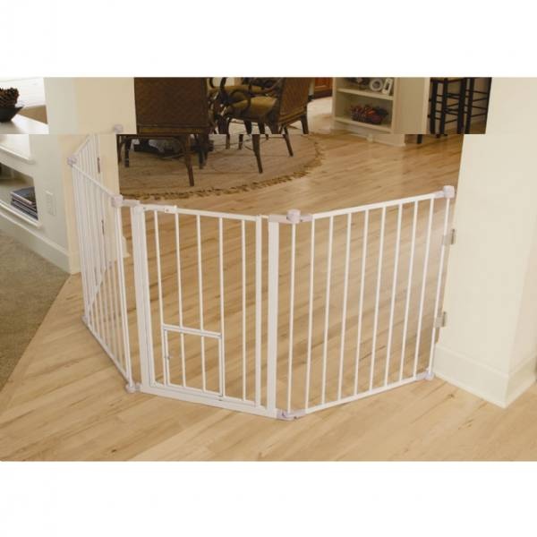 Carlson Flexi WalkThru Gate With Pet Door