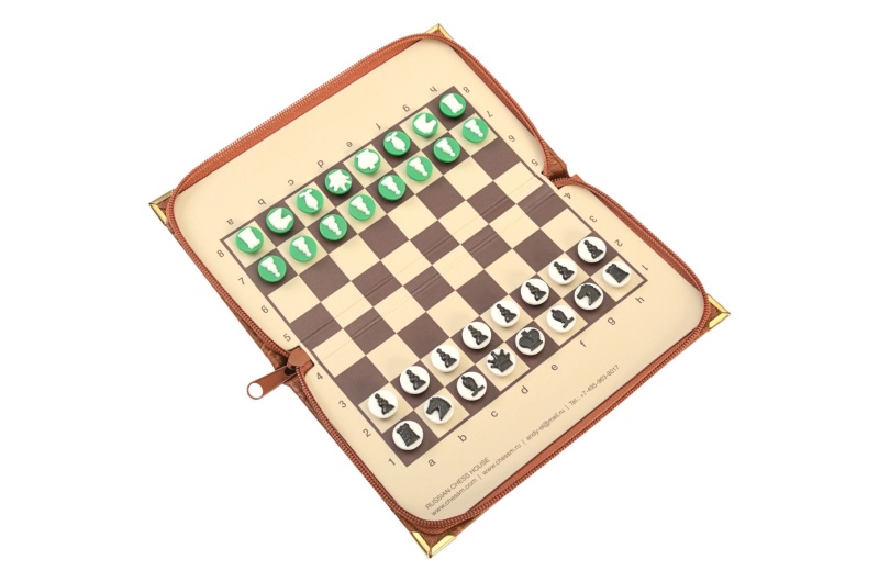 Russian Chess House Travel Chess Set - Green And White Pieces