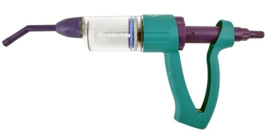 Cydectin Pour-On Applicator for Effective Cattle Parasite Control