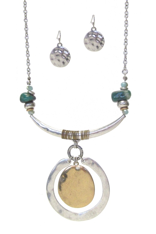 Metal Disc Pendant Necklace Set