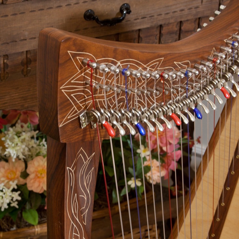 Roosebeck Heather Harp 22-String Chelby Levers, Sheesham Thistle