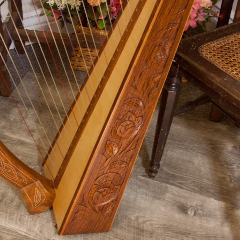 Roosebeck Minstrel Harp 29-String Chelby Levers Sheesham Thistle