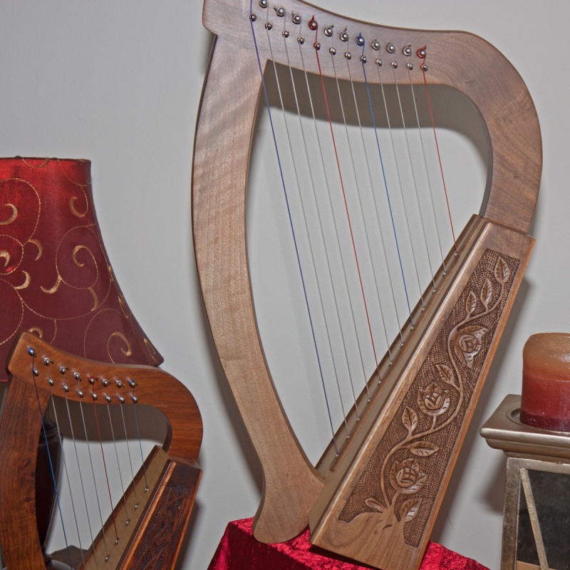 Roosebeck Walnut Baby Harp 12-String