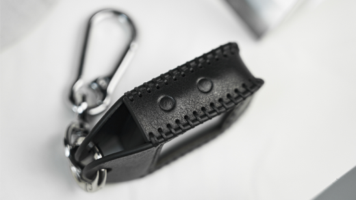 Palm Peeker Keychain Case By Pitata Magic - Trick