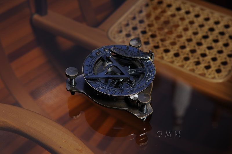 Sundial Compass In Wood Box (Medium)