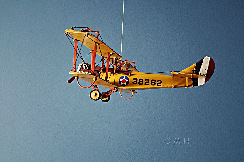 1918 Yellow Curtiss Jn-4 1:24