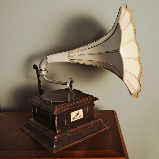 1911 HMV Gramophone Monarch Model V Display-Only