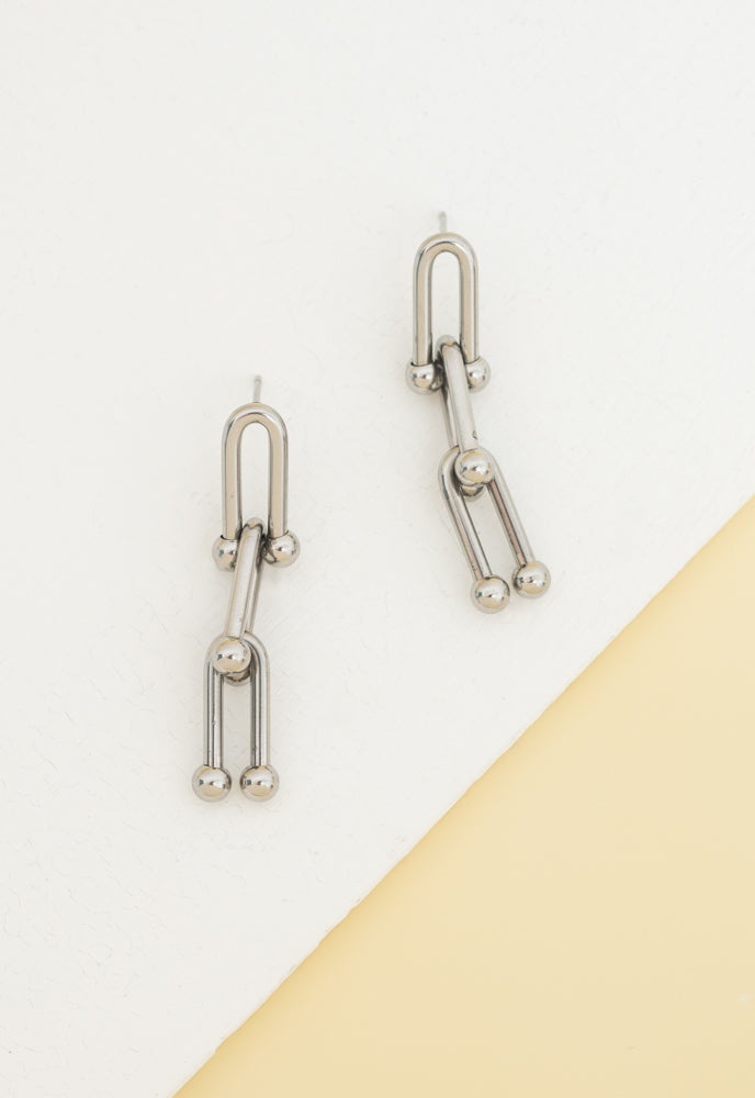 U Link Chain Earrings In Silver