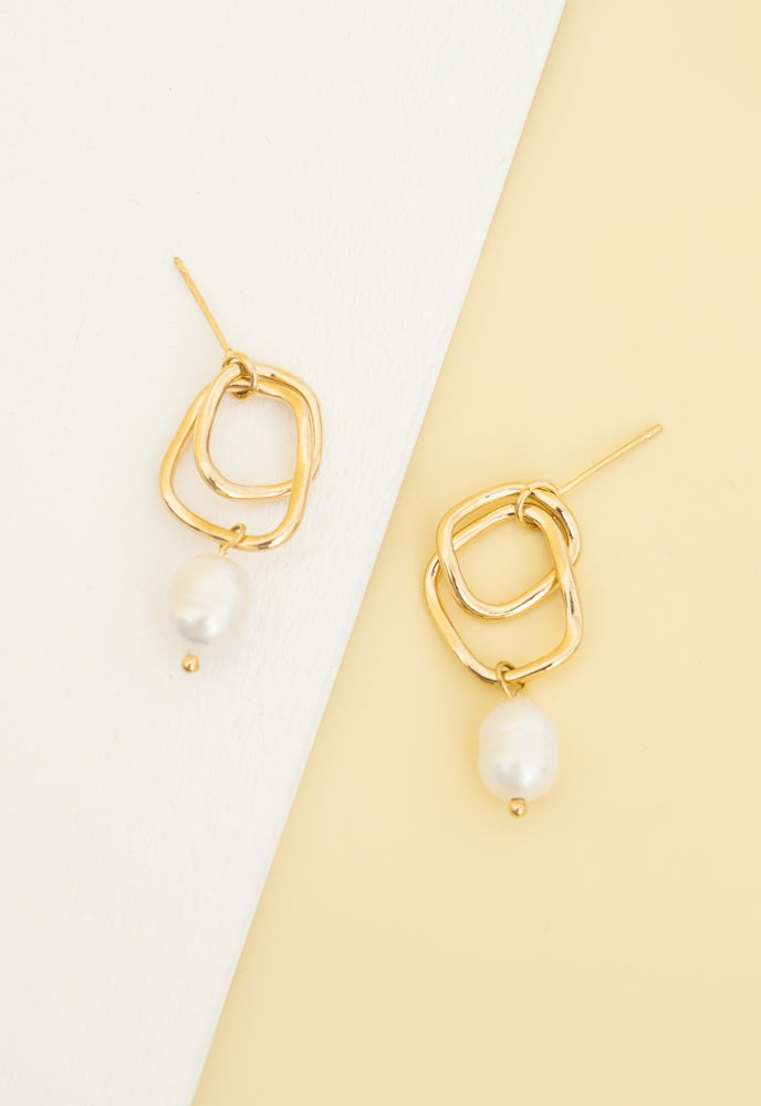 Everlasting Pearl Earrings In Gold
