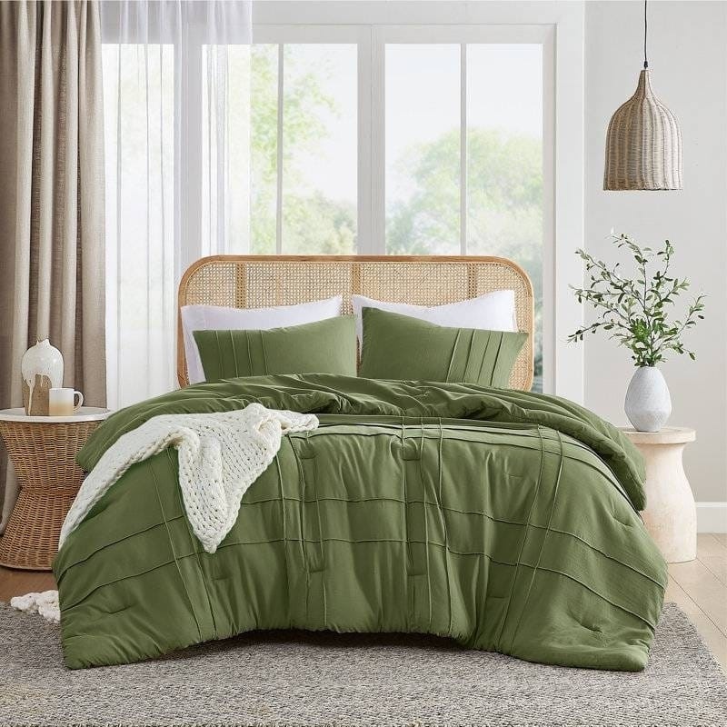 Twin/Twin XL Microfiber Pleated Comforter Set in Olive Green