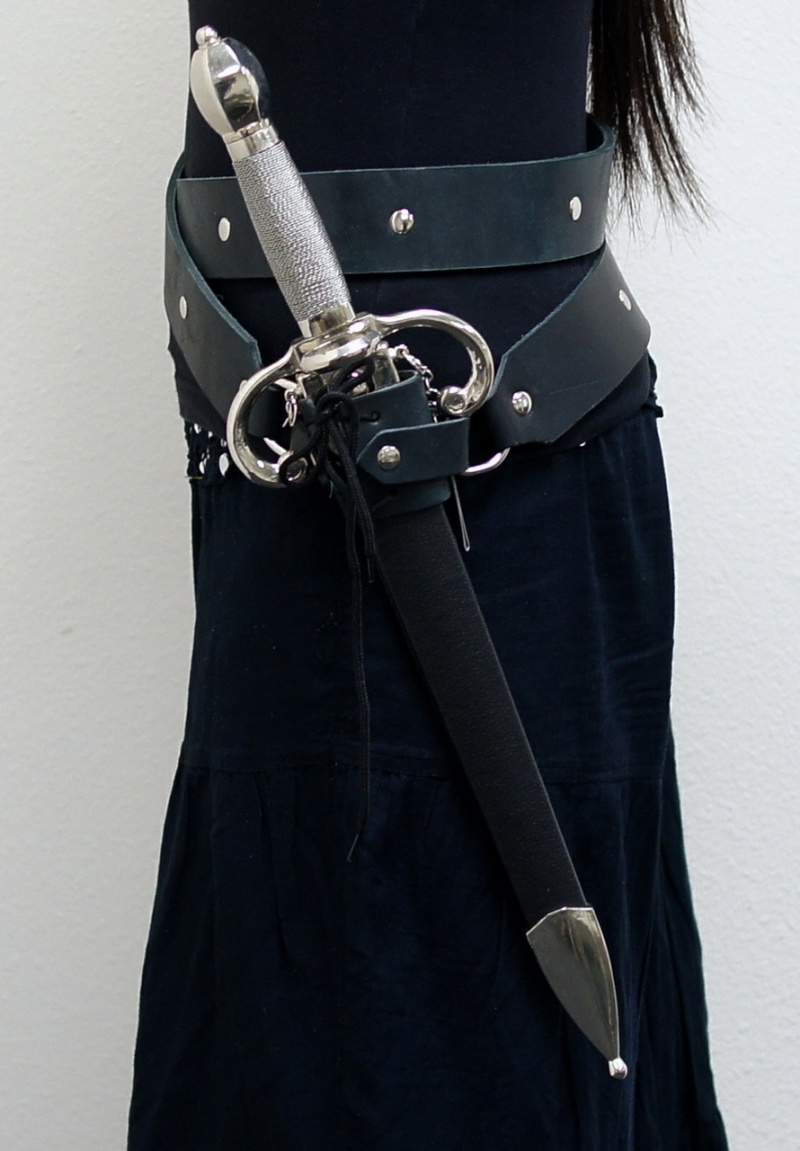 Black Leather Double Round Medieval Style Sword Belt With Frog