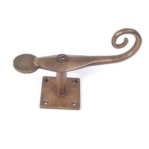Restorers Rat Tail Shutter Dog