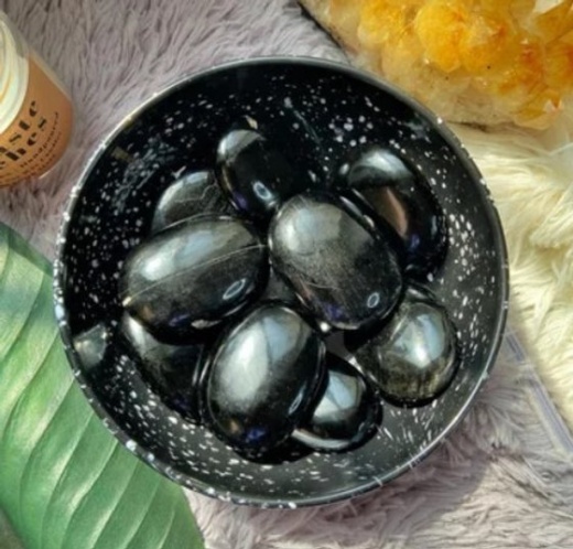 Natural Tumble Stone : Obsidian