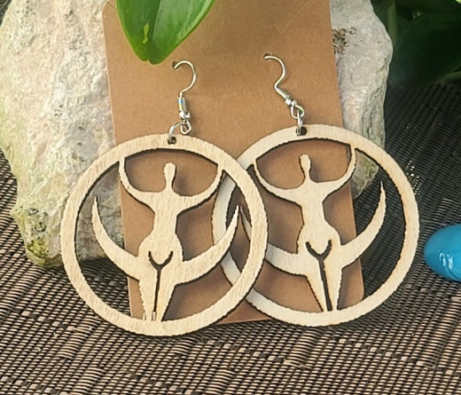 Wood Earring : Goddess