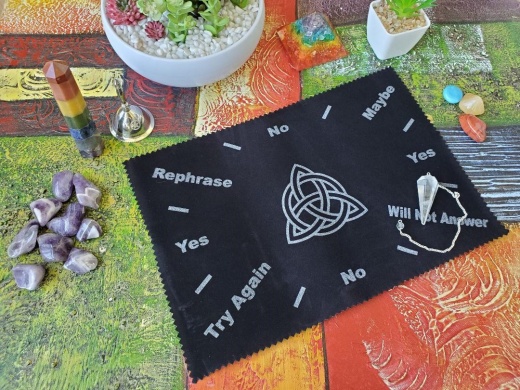 Pendulum Mat - Triquetra: Unlock the Secrets of the Universe
