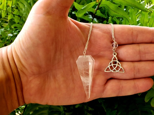 Triquetra Pendulum 45-50 Mm (Crystal Quartz)