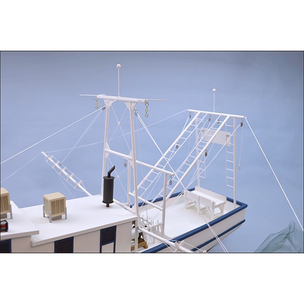 Dumas "Rusty The Shrimp Boat" Wooden Model Kit, 1/24 Scale